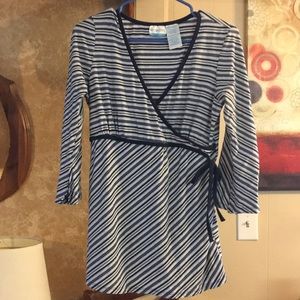 Announcements Maternity/Nursing Top